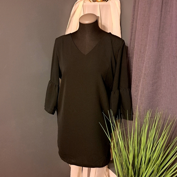 Dresses & Skirts - Black dress- Size- Large. Bell cap sleeves
